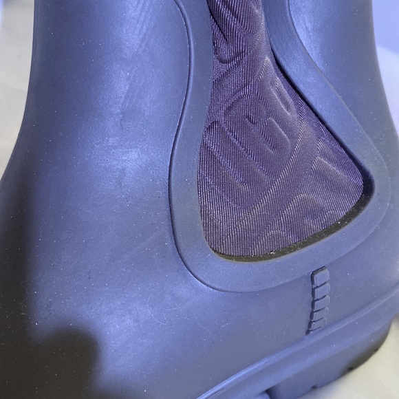 UGG Rain Boot size 7 - Picture 4 of 4